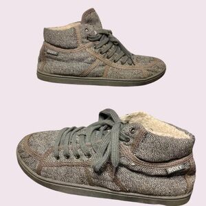 Roxy Rockie Faux Fur Women’s Size 6.5 Lined Booties. Lightweight & Cute